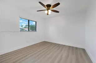 10731 SW 28th St, Miami, FL 33165 - Photo 11