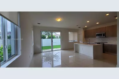 7210 NW 103rd Path, Doral, FL 33178 - Photo 15