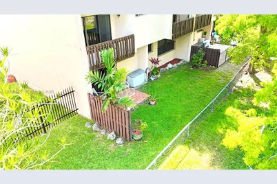425 W Park Dr #10, Miami, FL 33172 - Photo 27