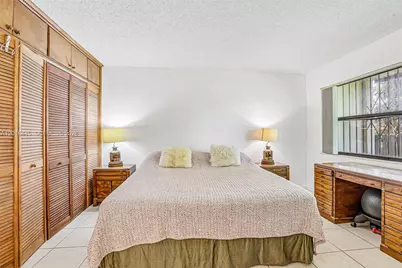 425 W Park Dr #10, Miami, FL 33172 - Photo 35