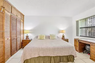 425 W Park Dr, Miami, FL 33172 - Photo 35