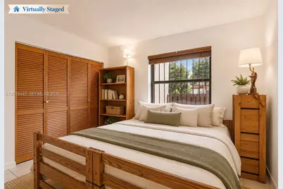 425 W Park Dr #10, Miami, FL 33172 - Photo 15