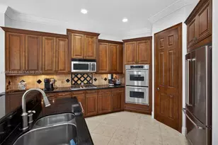 3476 Collonade Dr, Wellington, FL 33449 - Photo 13
