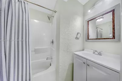 1320 NE 27th Ave #3, Pompano Beach, FL 33062 - Photo 9