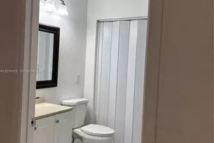 1131 SW 86th Ave, Pembroke Pines, FL 33025 - Photo 9