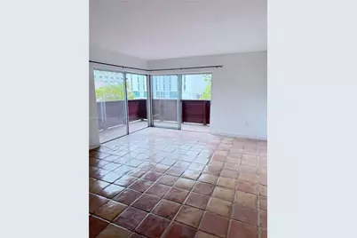 1205 Mariposa Ave #301, Coral Gables, FL 33146 - Photo 9