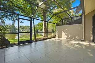 10941 N Lakeview Dr, Pembroke Pines, FL 33026 - Photo 5