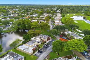 10941 N Lakeview Dr, Pembroke Pines, FL 33026 - Photo 35