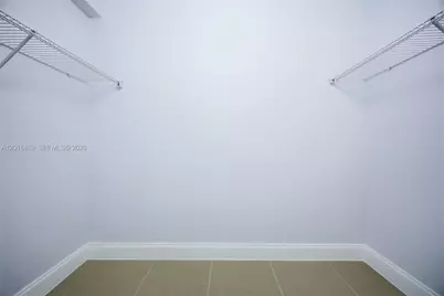 10941 N Lakeview Dr, Pembroke Pines, FL 33026 - Photo 23