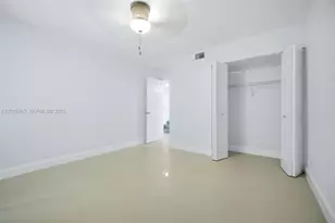 10941 N Lakeview Dr, Pembroke Pines, FL 33026 - Photo 19