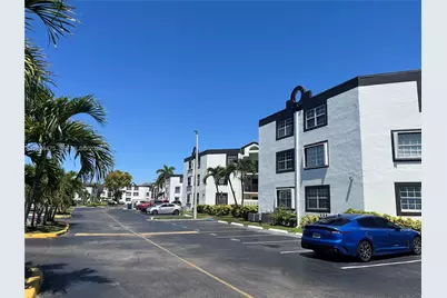 9715 Fontainebleau Blvd #E106, Miami, FL 33172 - Photo 5