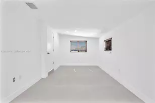 17911 NW 82nd Ave, Hialeah, FL 33015 - Photo 19