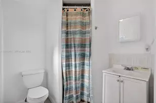 2451 NW 11th St, Miami, FL 33125 - Photo 33