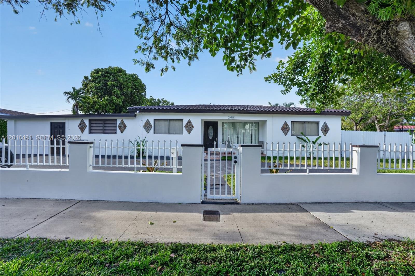 2451 NW 11th St - 2451 NW 11th St, Miami, FL 33125 Luxury Property | Jose Angel Pina
