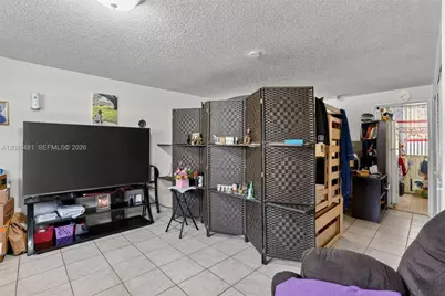 2451 NW 11th St, Miami, FL 33125 - Photo 23