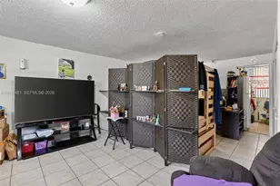 2451 NW 11th St, Miami, FL 33125 - Photo 23