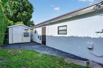 2451 NW 11th St, Miami, FL 33125 - Photo 29