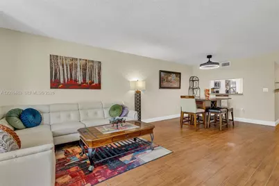 1101 Colony Point Cir #309, Pembroke Pines, FL 33026 - Photo 13