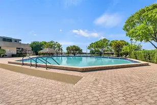 1101 Colony Point Cir, Pembroke Pines, FL 33026 - Photo 39
