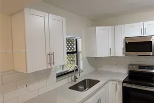 6640 W 24th Ct, Hialeah, FL 33016 - Photo 3