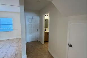 6640 W 24th Ct, Hialeah, FL 33016 - Photo 15