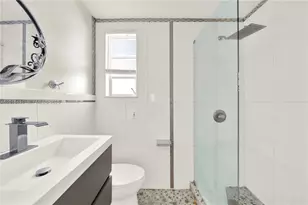 610 8th St, Miami Beach, FL 33139 - Photo 13