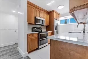 8340 Harding Ave, Miami Beach, FL 33141 - Photo 5