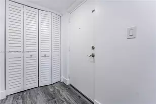 8340 Harding Ave, Miami Beach, FL 33141 - Photo 13