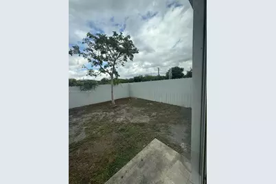 2121-2125 NW 72nd St, Miami, FL 33147 - Photo 9