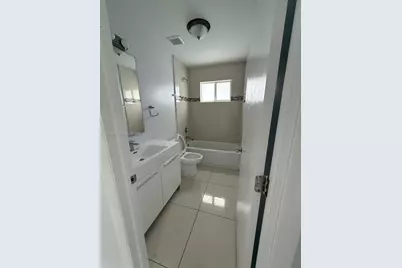 2121-2125 NW 72nd St, Miami, FL 33147 - Photo 11