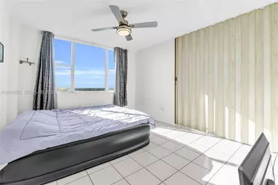 4001 Hillcrest Dr #812, Hollywood, FL 33021 - Photo 15