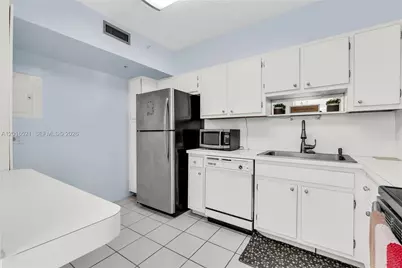4001 Hillcrest Dr #812, Hollywood, FL 33021 - Photo 5