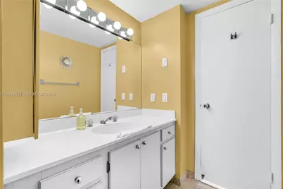 4001 Hillcrest Dr #812, Hollywood, FL 33021 - Photo 19