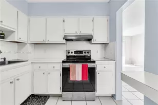 4001 Hillcrest Dr, Hollywood, FL 33021 - Photo 13