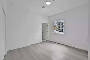1567 NW 1st St, Miami, FL 33125 - Photo 7