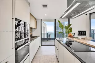 1000 Brickell Plaza, Miami, FL 33131 - Photo 17