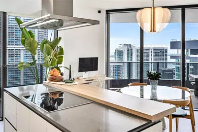 1000 Brickell Plz #4601, Miami, FL 33131 - Photo 15