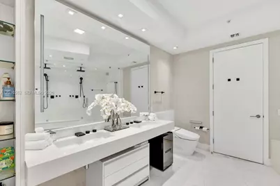 18555 Collins Ave #4605, Sunny Isles Beach, FL 33160 - Photo 27