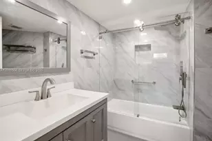 9425 Fontainebleau Blvd, Miami, FL 33172 - Photo 17