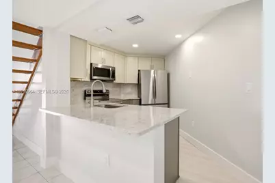 9425 Fontainebleau Blvd #202, Miami, FL 33172 - Photo 7