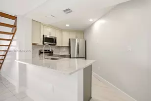 9425 Fontainebleau Blvd, Miami, FL 33172 - Photo 7