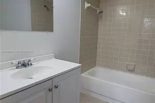 216 Lake Pointe Dr, Oakland Park, FL 33309 - Photo 19