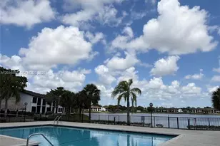 216 Lake Pointe Dr, Oakland Park, FL 33309 - Photo 27