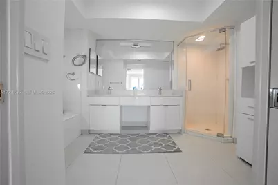 6301 Collins Ave #1102, Miami Beach, FL 33141 - Photo 17