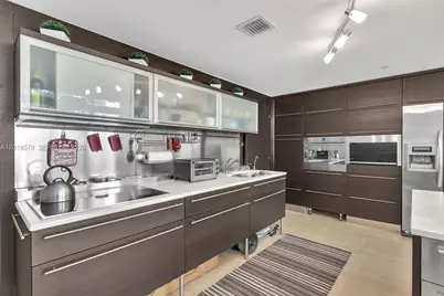6000 Collins Ave #129, Miami Beach, FL 33140 - Photo 5