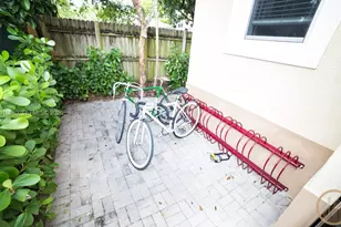 53 NE 49th St, Miami, FL 33137 - Photo 11