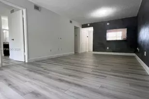 8885 Fontainebleau Blvd, Miami, FL 33172 - Photo 13