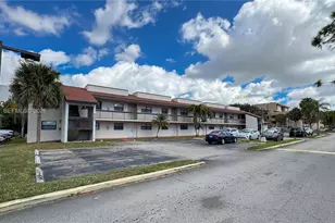 8885 Fontainebleau Blvd, Miami, FL 33172 - Photo 31