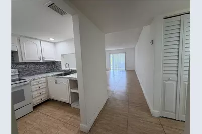 13685 NE 10th Ave #304, North Miami, FL 33161 - Photo 1