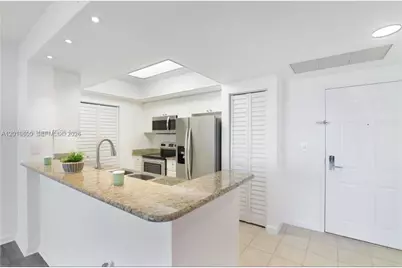 19501 W Country Club Dr #510, Aventura, FL 33180 - Photo 3